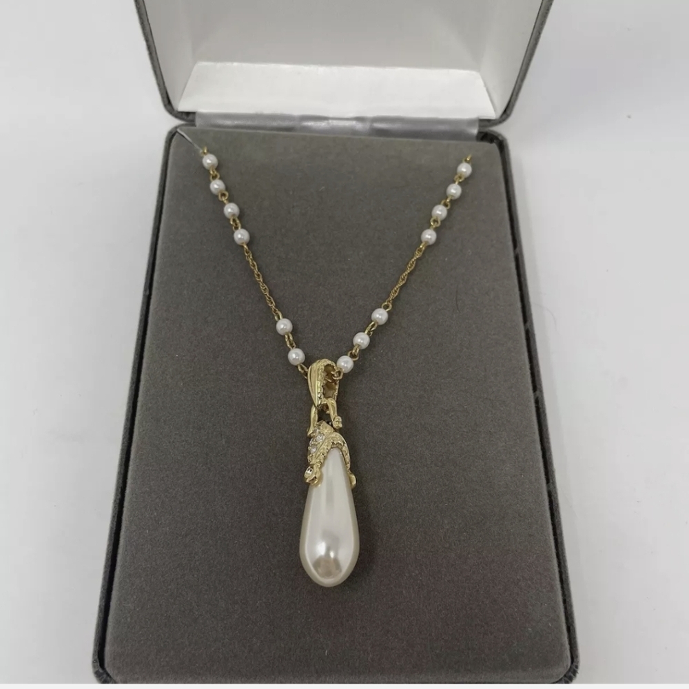 NOLAN MILLER Gold Tone Faux Pearl Drop Pendant Necklace SIGNED Seed Chain